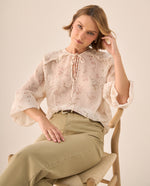 Blusa Floral con Volantes y Cordones - Rosa