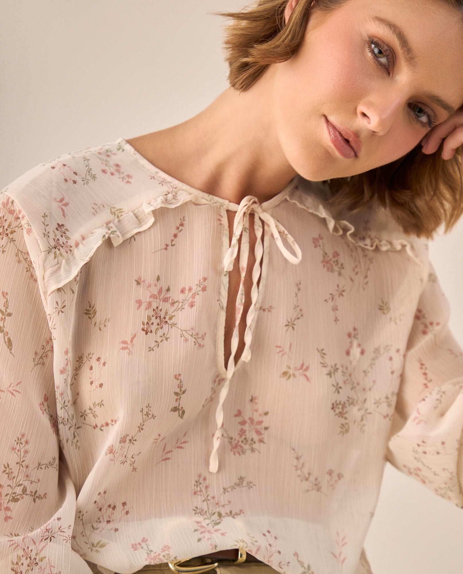 Blusa Floral con Volantes y Cordones - Rosa 34_619G072_ROS131408_3