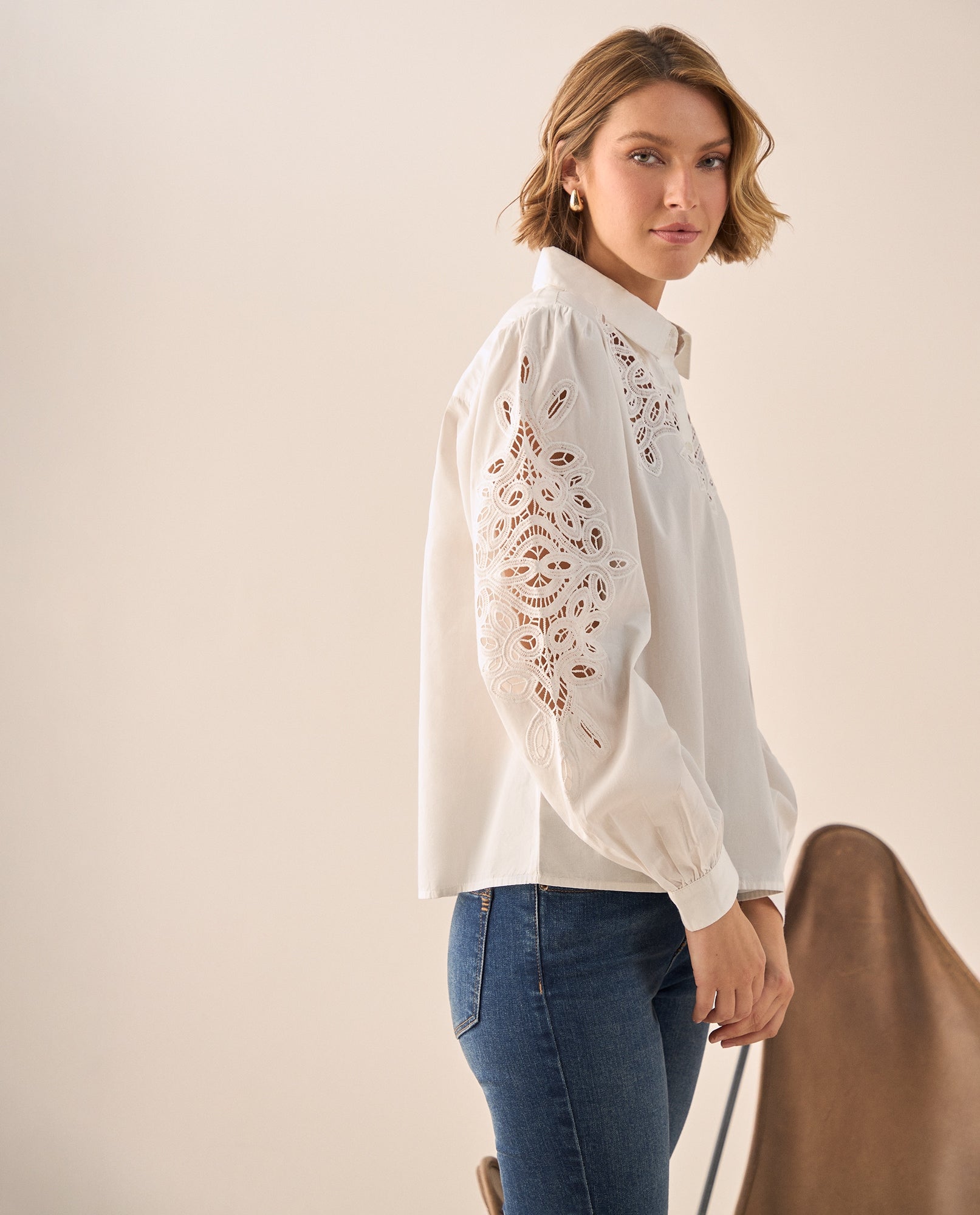 Camisa Blanca con Bordados Calados Artesanales - Crudo 34_619G212_CRU144500_6