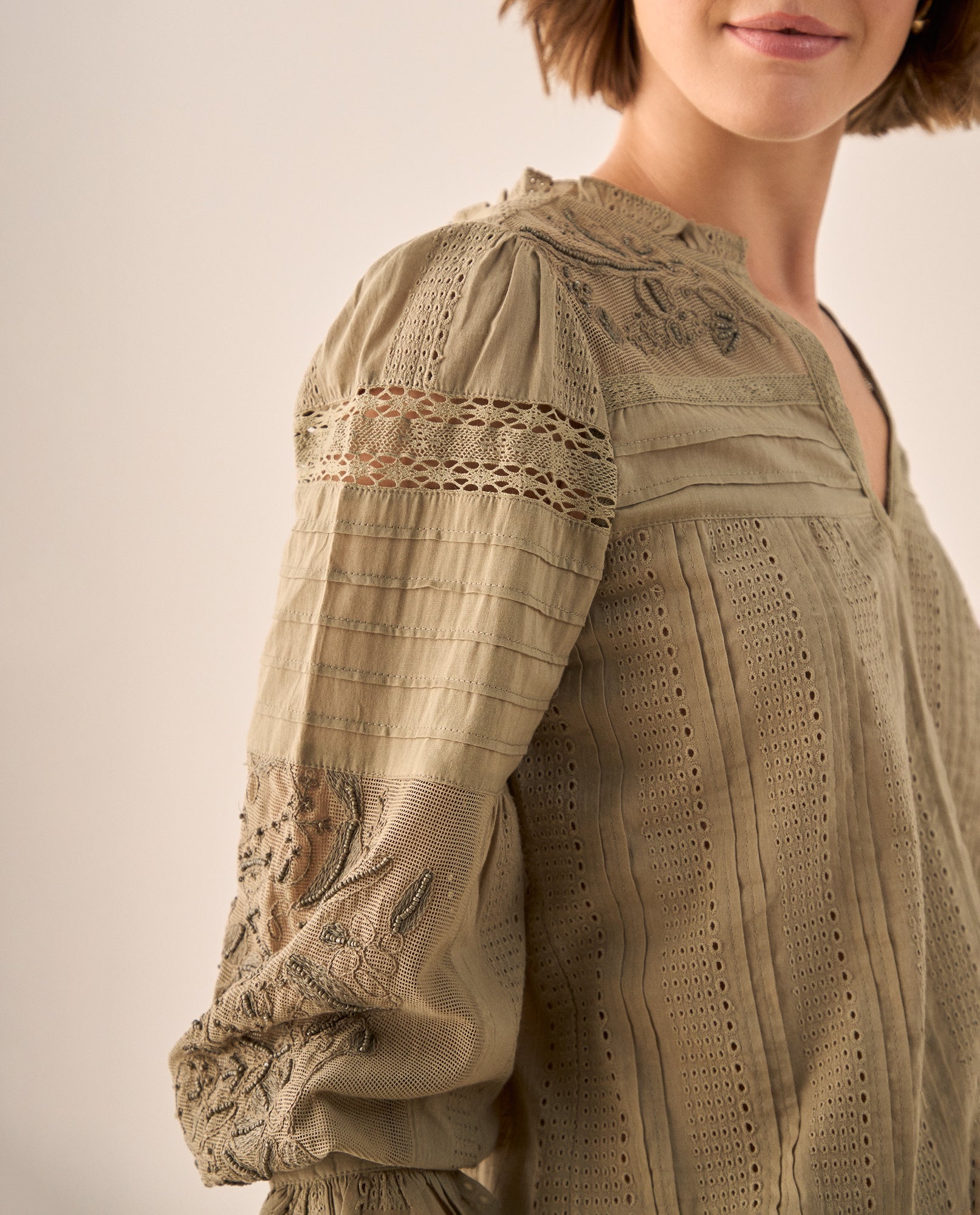 Camisa Verde con Bordados Florales - Verde 34_619G213_VER170208_4