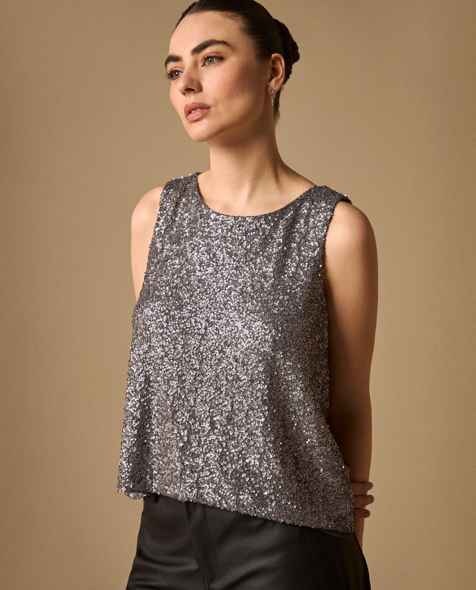 Blusa Lentejuelas Gris Plateado Sin Mangas - Gris 34_619G221_GRI134303_0