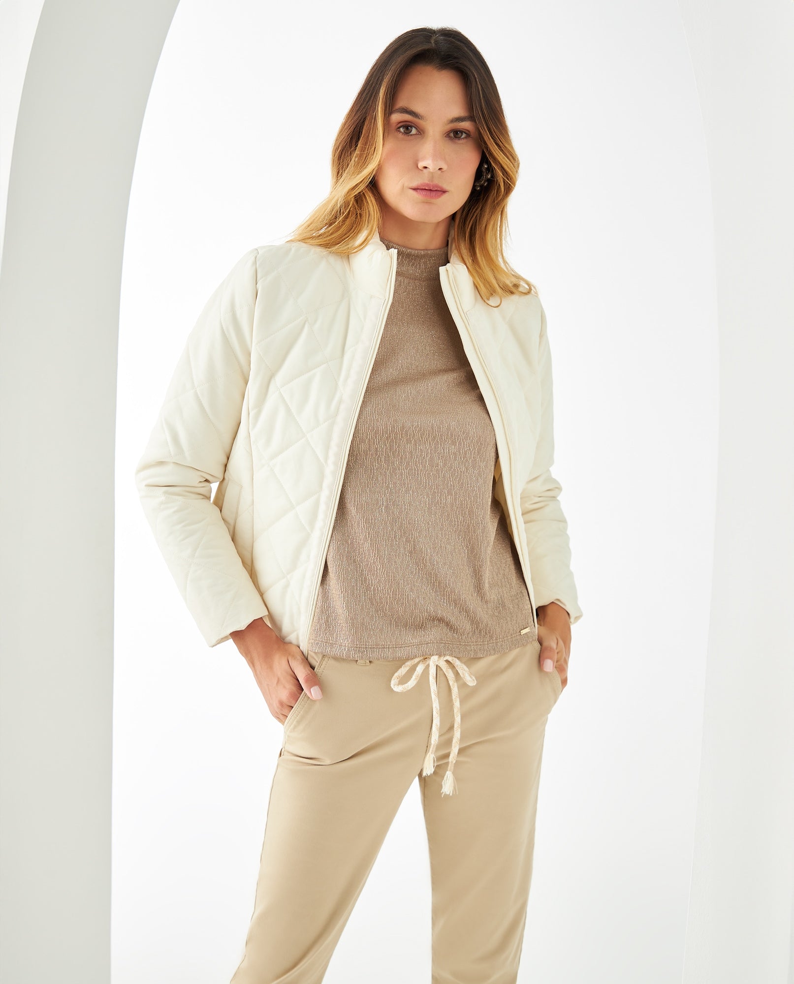 Chaqueta abullonada para mujer - Crudo 34_621F202_CRU110104_0