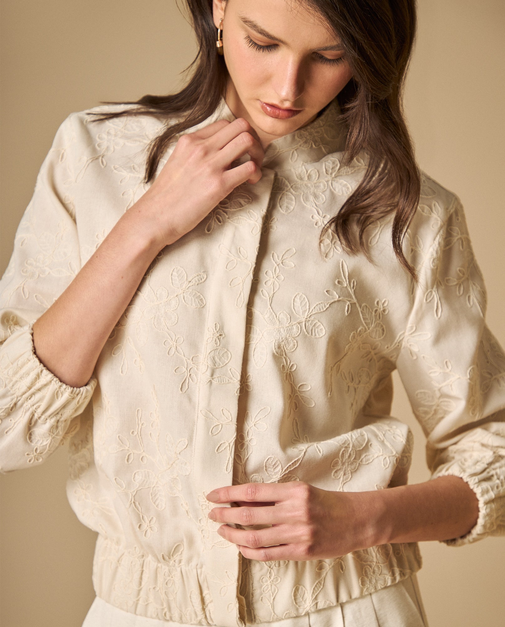 Chaqueta con cuello mao y elástico en cintura - Crudo 34_621H014_CRU110604_3