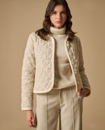 Chaqueta corta acolchada con estampado continuo - Verde