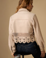 Chaqueta corta con textura tipo gamuza y detalle en bordes - Beige 34_622H204_BEI181108_4