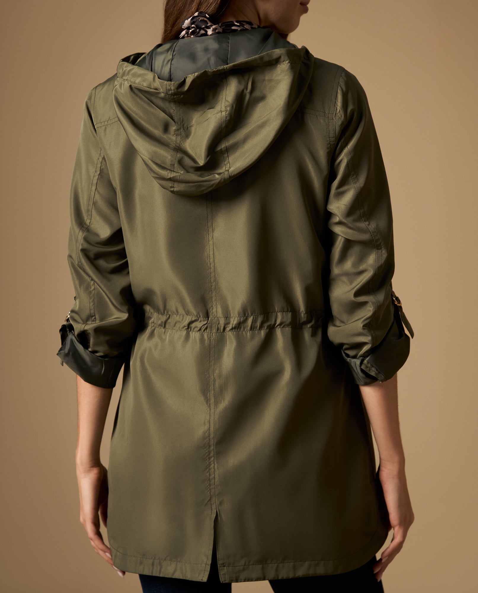 Chaqueta con ajuste en cintura y largo medio - Verde 34_622H212_VER170230_4