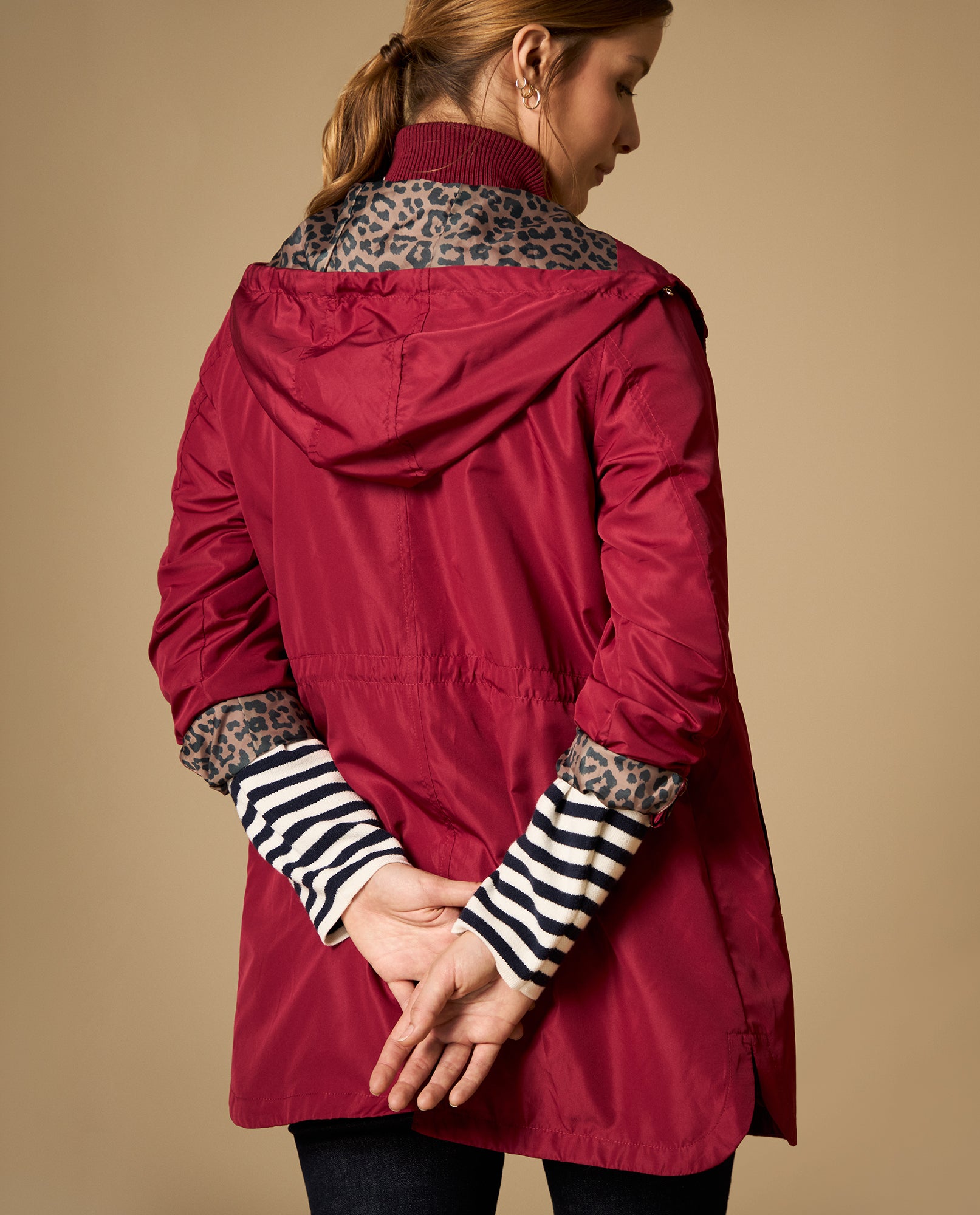 Chaqueta con capucha y ajuste en cintura - Rojo 34_622H213_ROJ191934_5