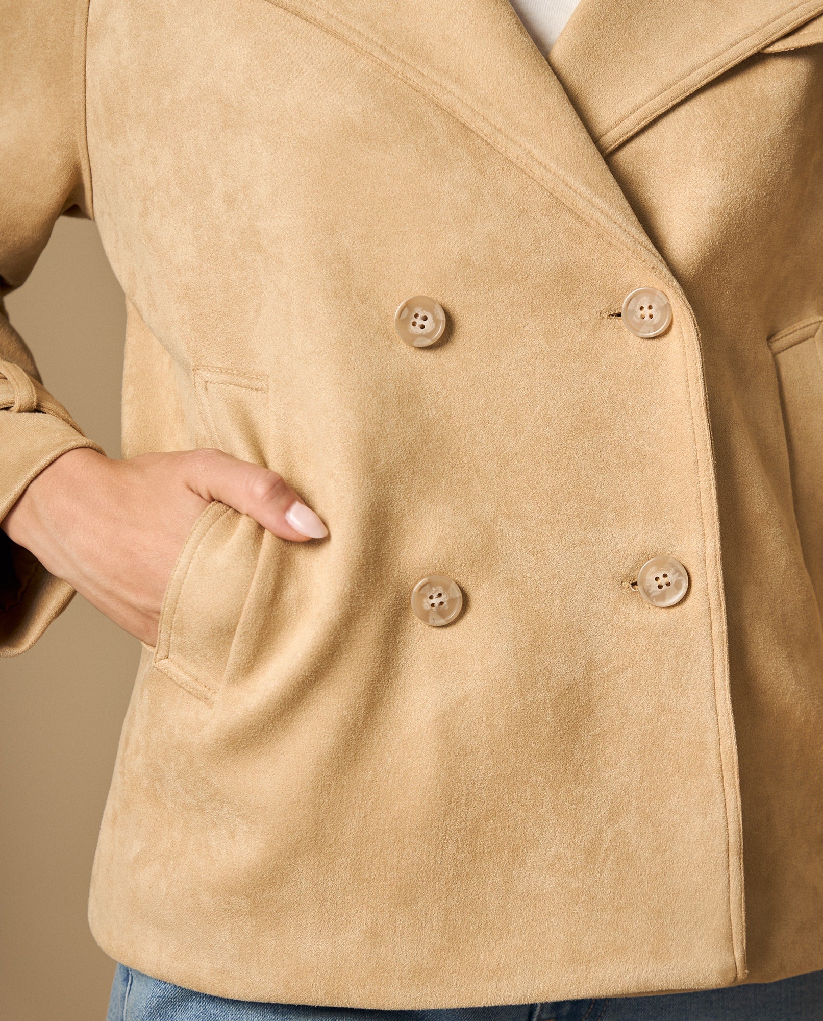Trench corto con cierre cruzado de doble botonadura - Beige 34_622H246_BEI161010_4