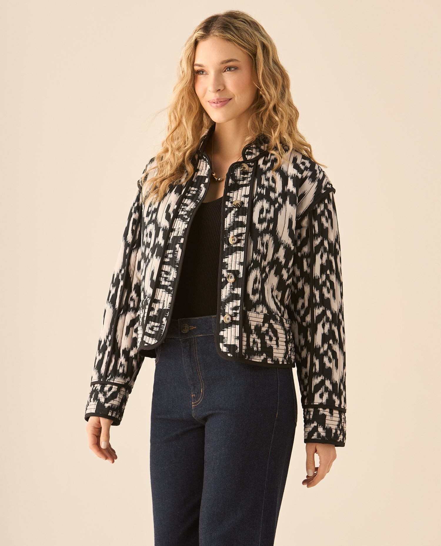 Chaqueta acolchada con perilla de botones para mujer  - Negro