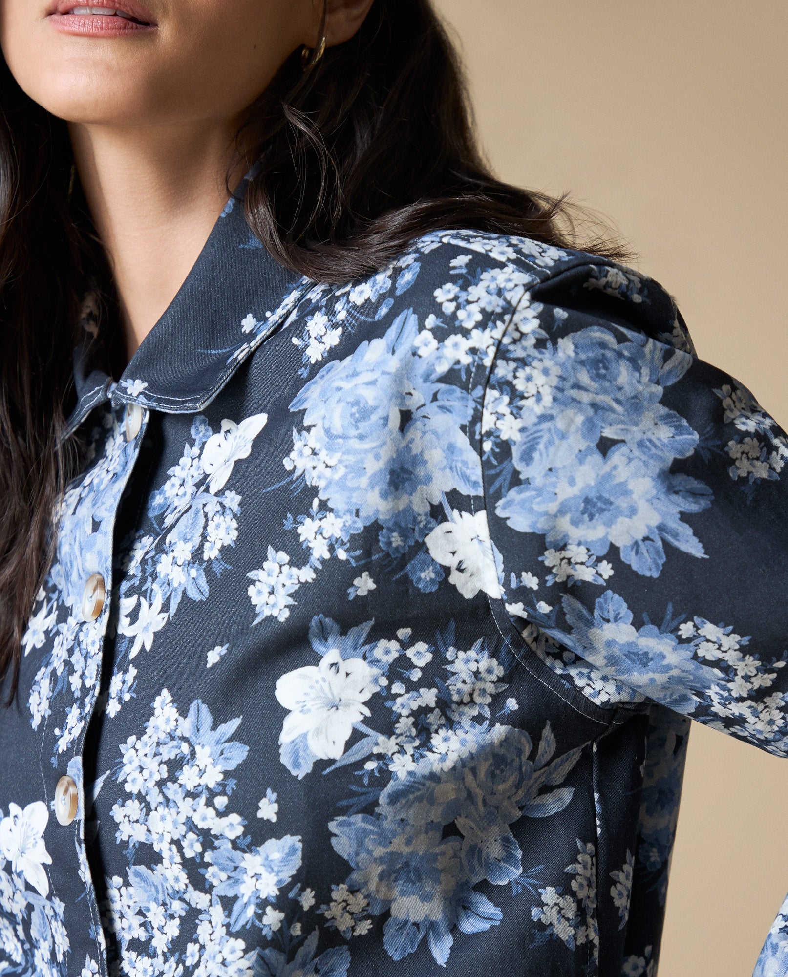 Chaqueta floral azul y blanca - Azul 34_623H014_AZU193937_4