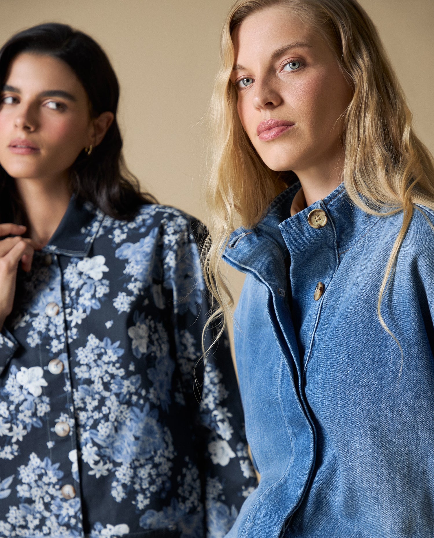 Chaqueta floral azul y blanca - Azul