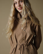 Chaqueta beige con cordón ajustable - Café