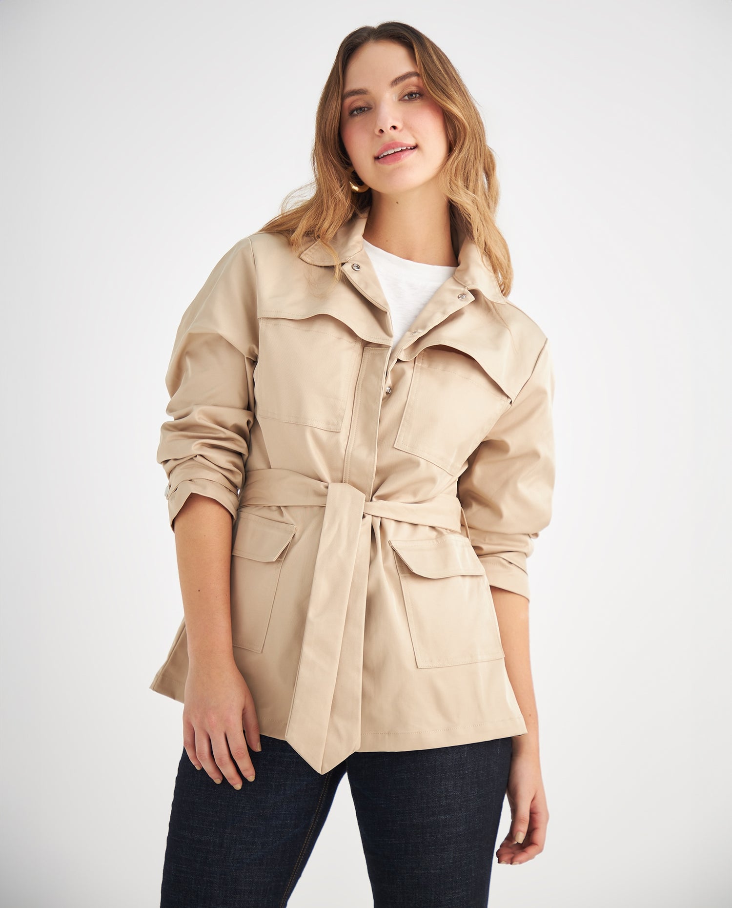 Chaqueta con cinturón ajustable para mujer - Beige