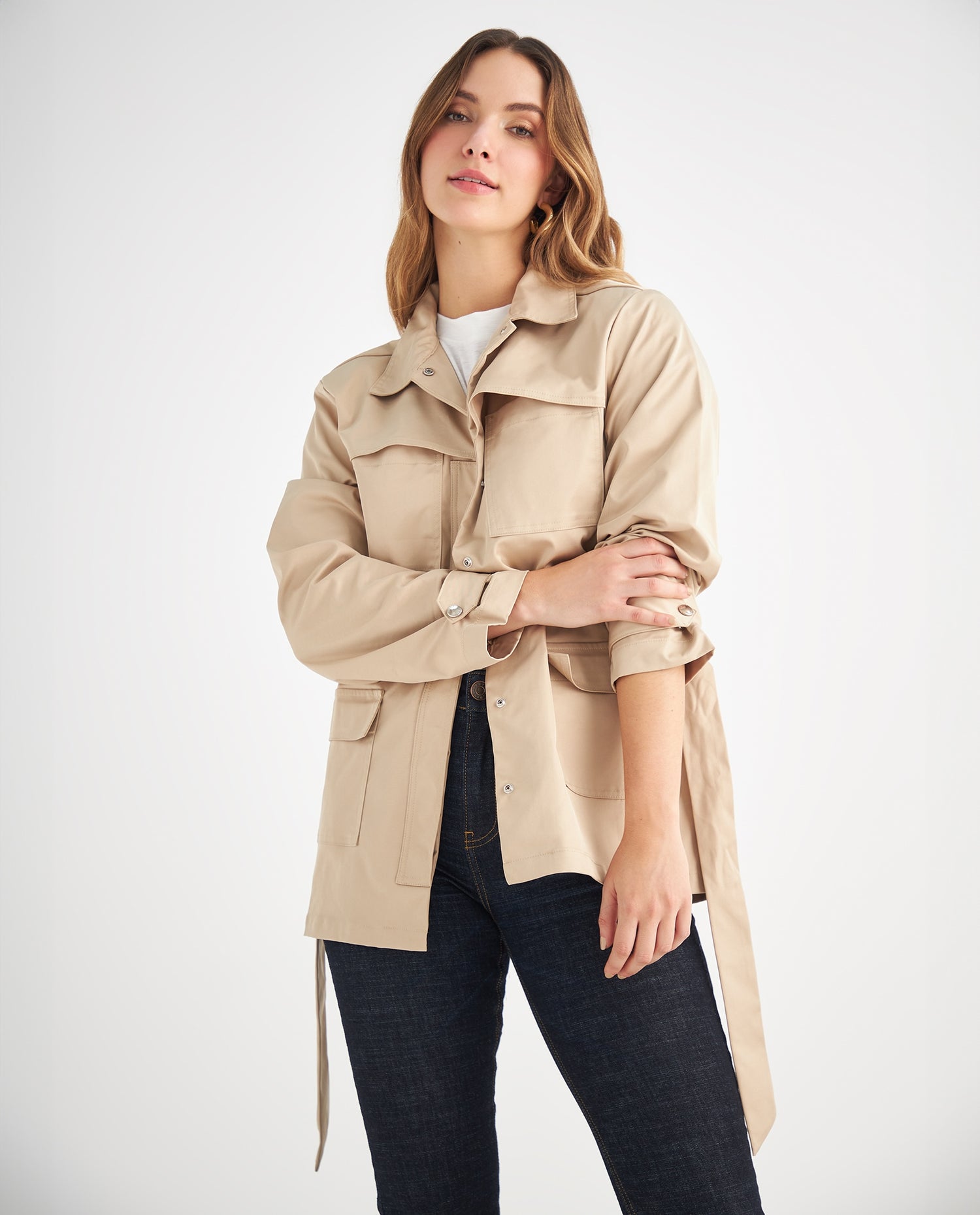 Chaqueta con cinturón ajustable para mujer - Beige