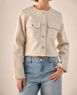 Chaqueta Cropped Beige con Botones Dorados - Beige