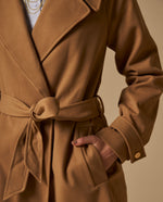 Gabardina Beige Cruzada con Cinturón - Beige
