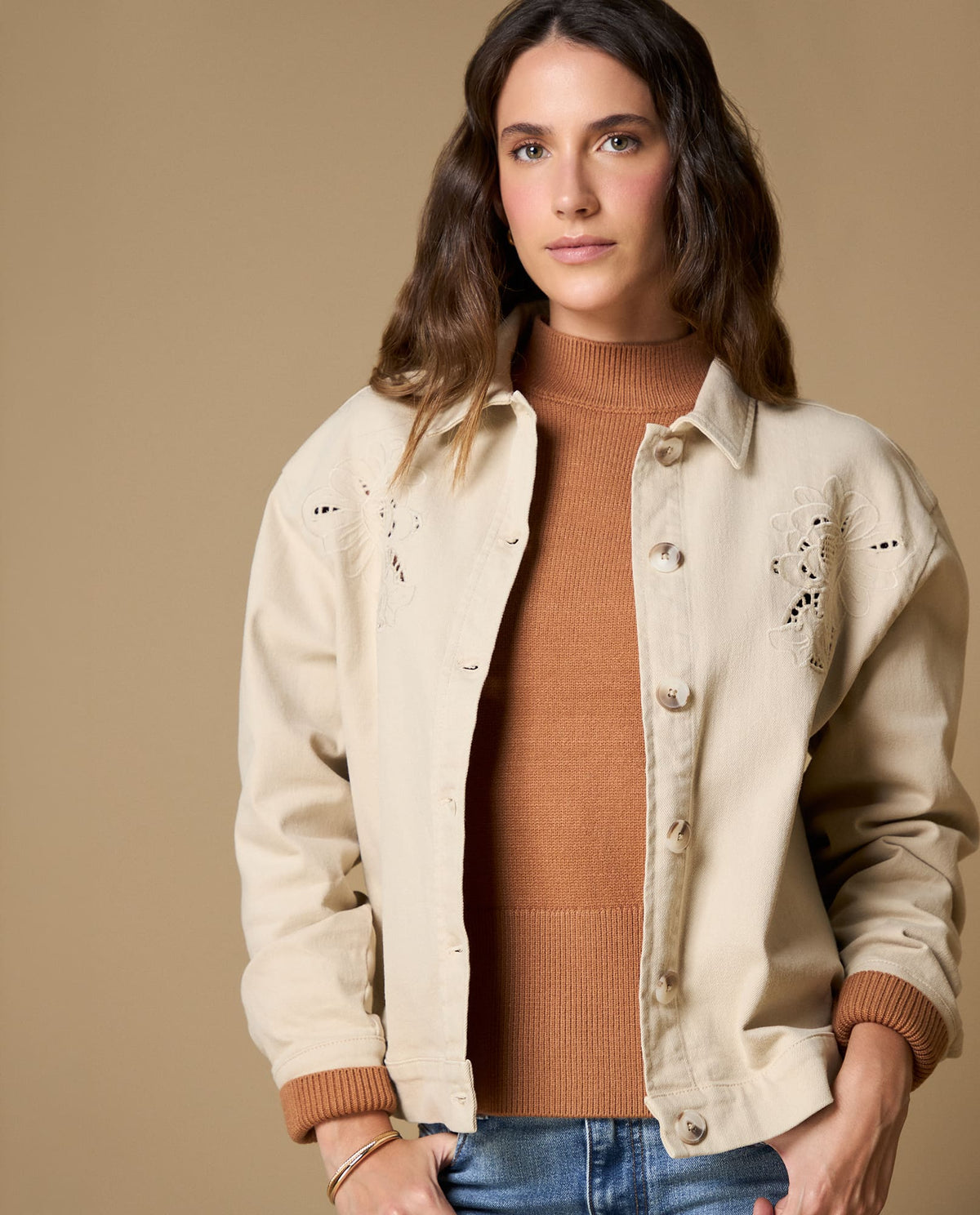 Chaqueta regular bordado floral - Crudo 34_629H017_CRU110602_0