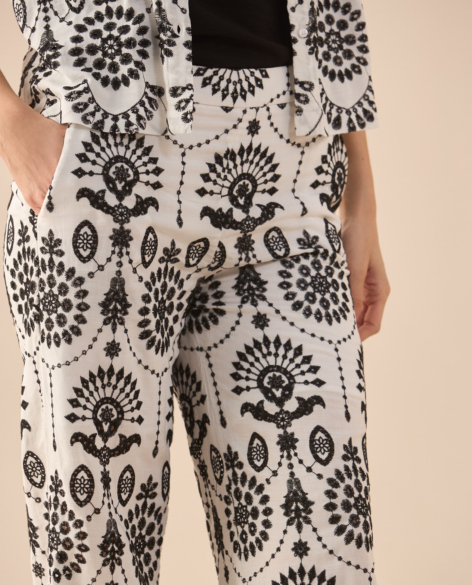 Pantalón con detalles desagujados para mujer - Crudo 34_631G011_CRU125202_3