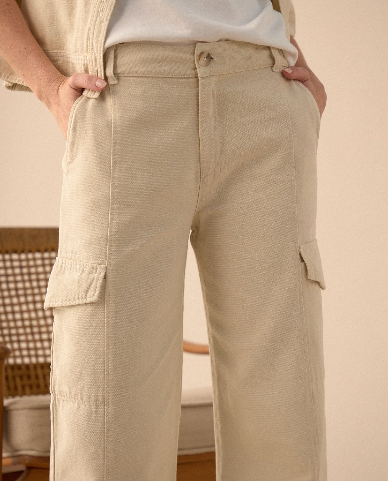 Pantalón tipo cargo para mujer - Crudo