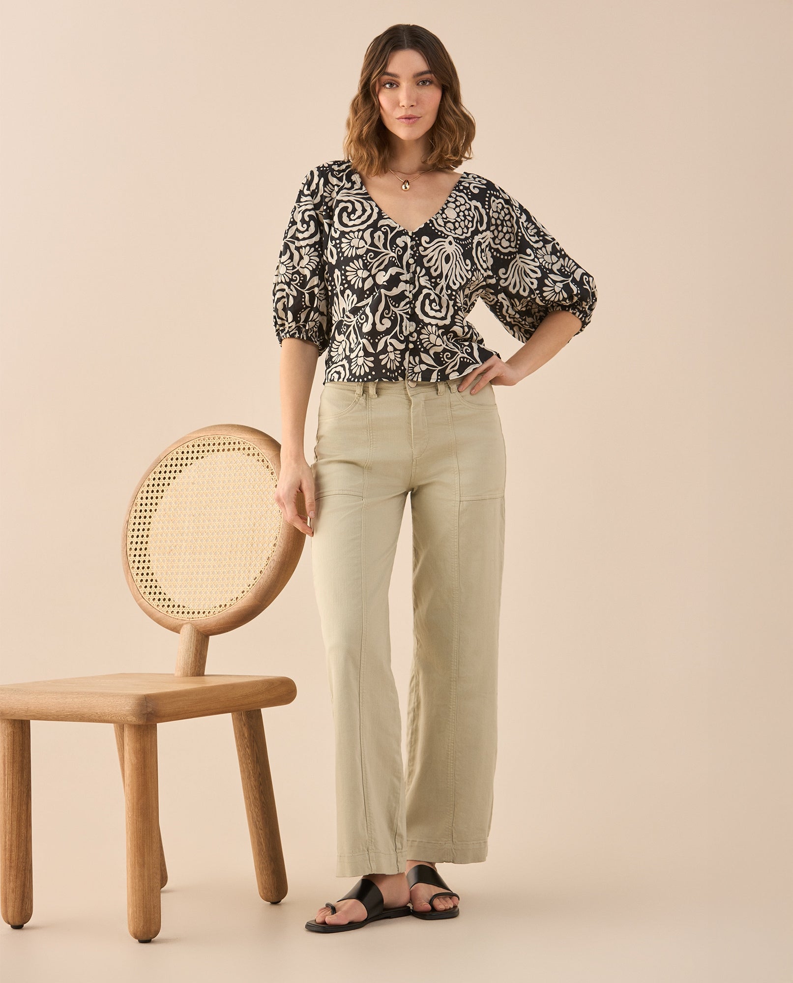 Pantalón con cortes decorativos para mujer - Beige 34_631G025_BEI156307_0