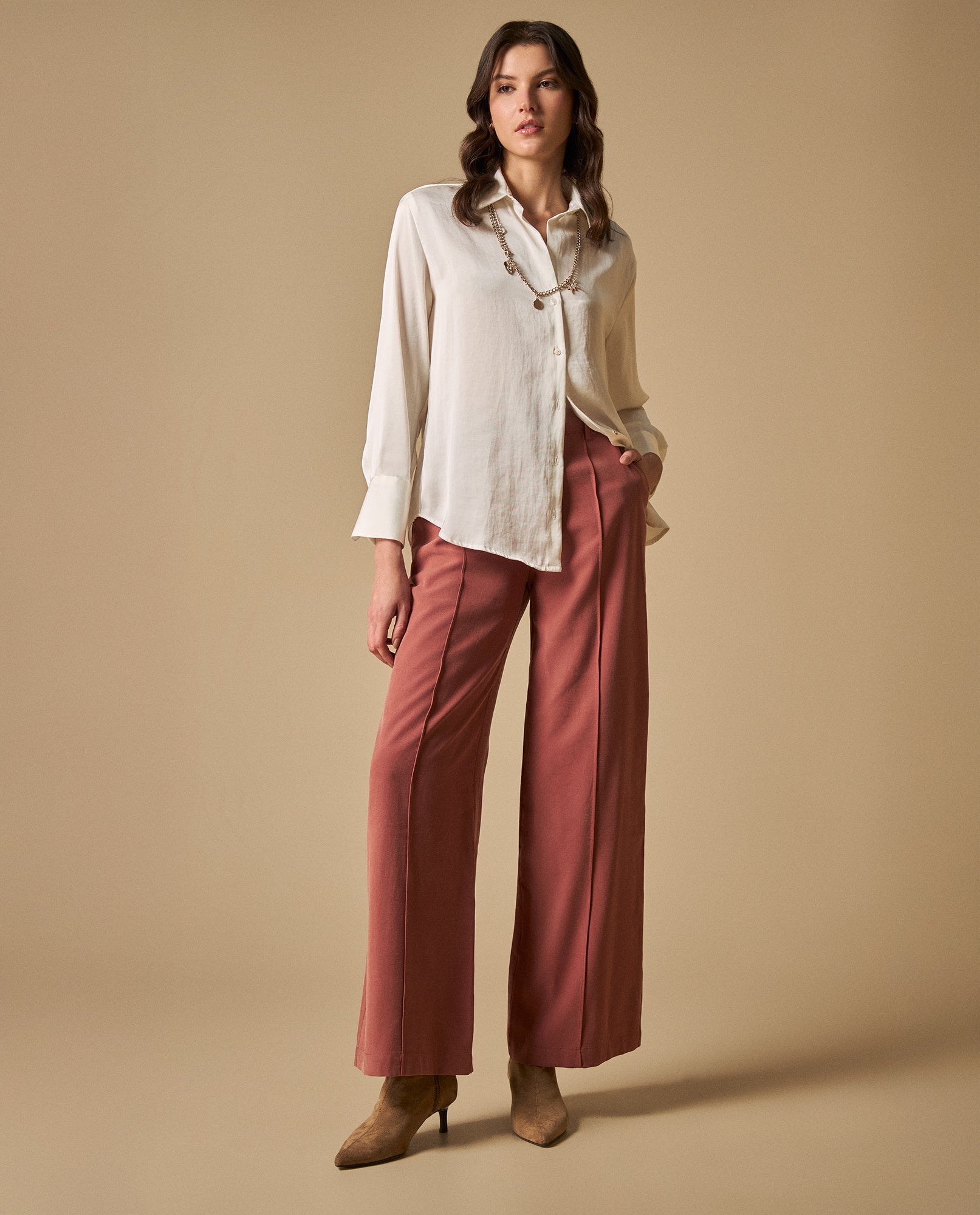 Pantalón fluido con pinzas fit relajado - Rosa 34_631H000_ROS181435_0