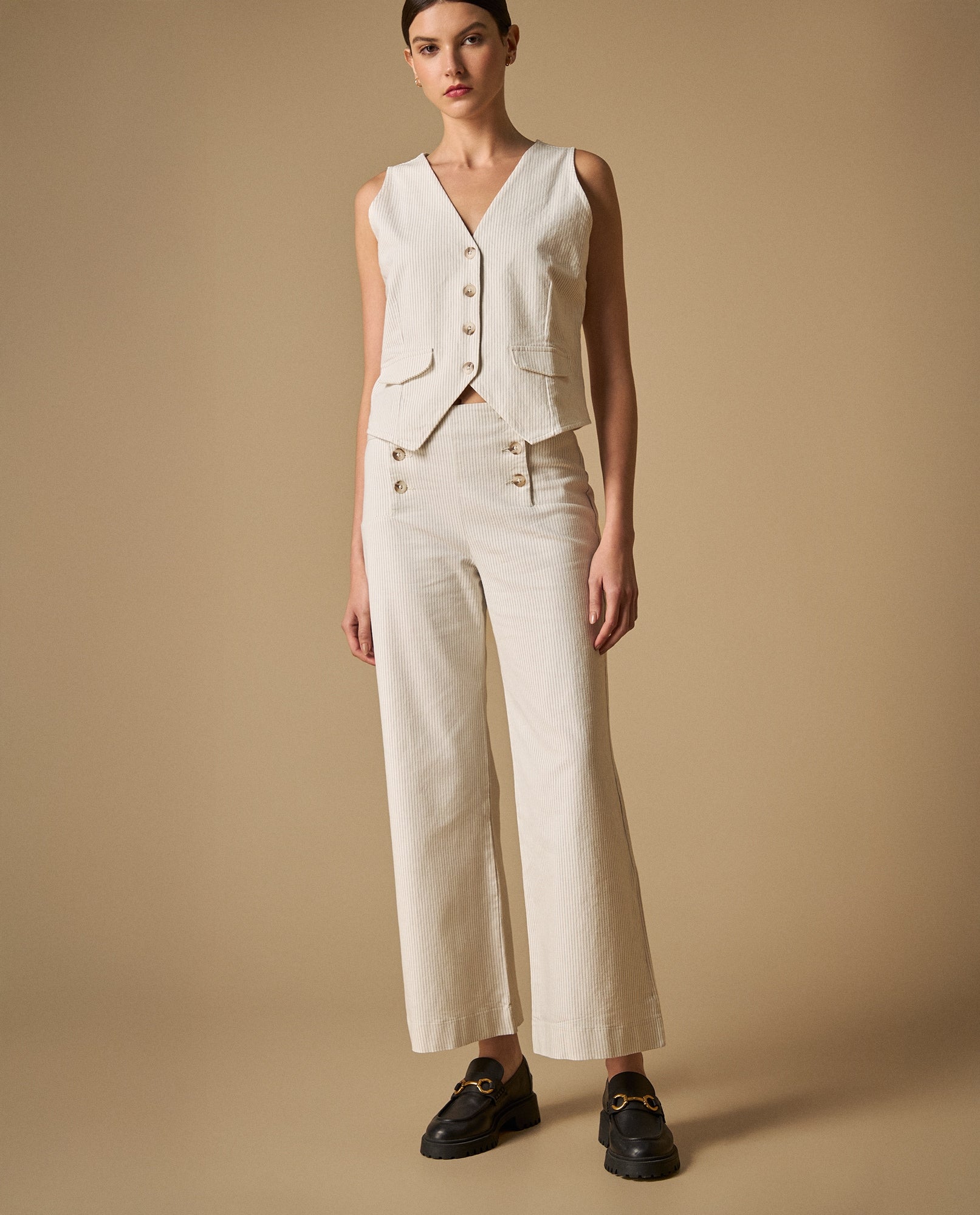 Pantalón ancho con botones decorativos silueta relajada - Blanco 34_631H003_BLA114800_0