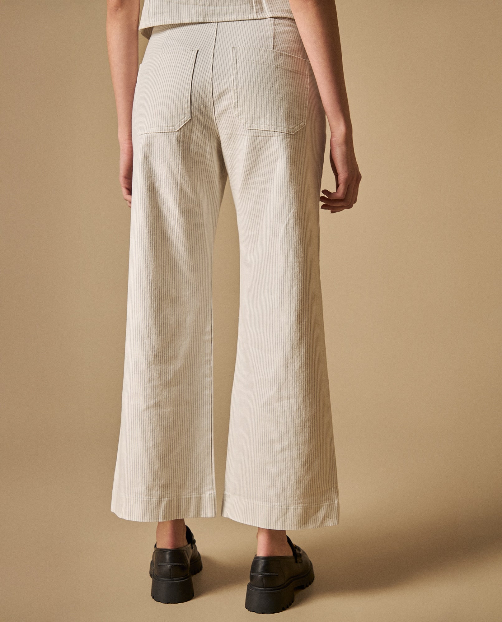 Pantalón ancho con botones decorativos silueta relajada - Blanco 34_631H003_BLA114800_5