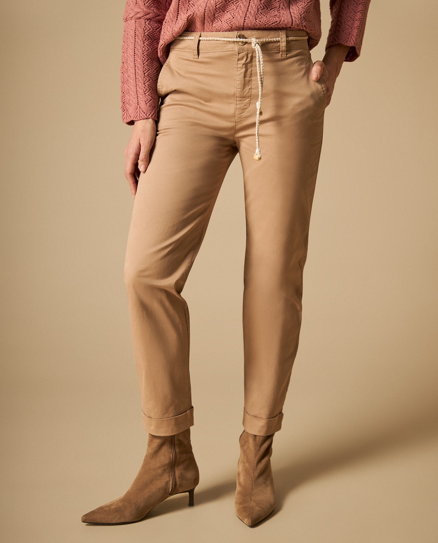 Pantalón chino tobillero silueta recta - Café