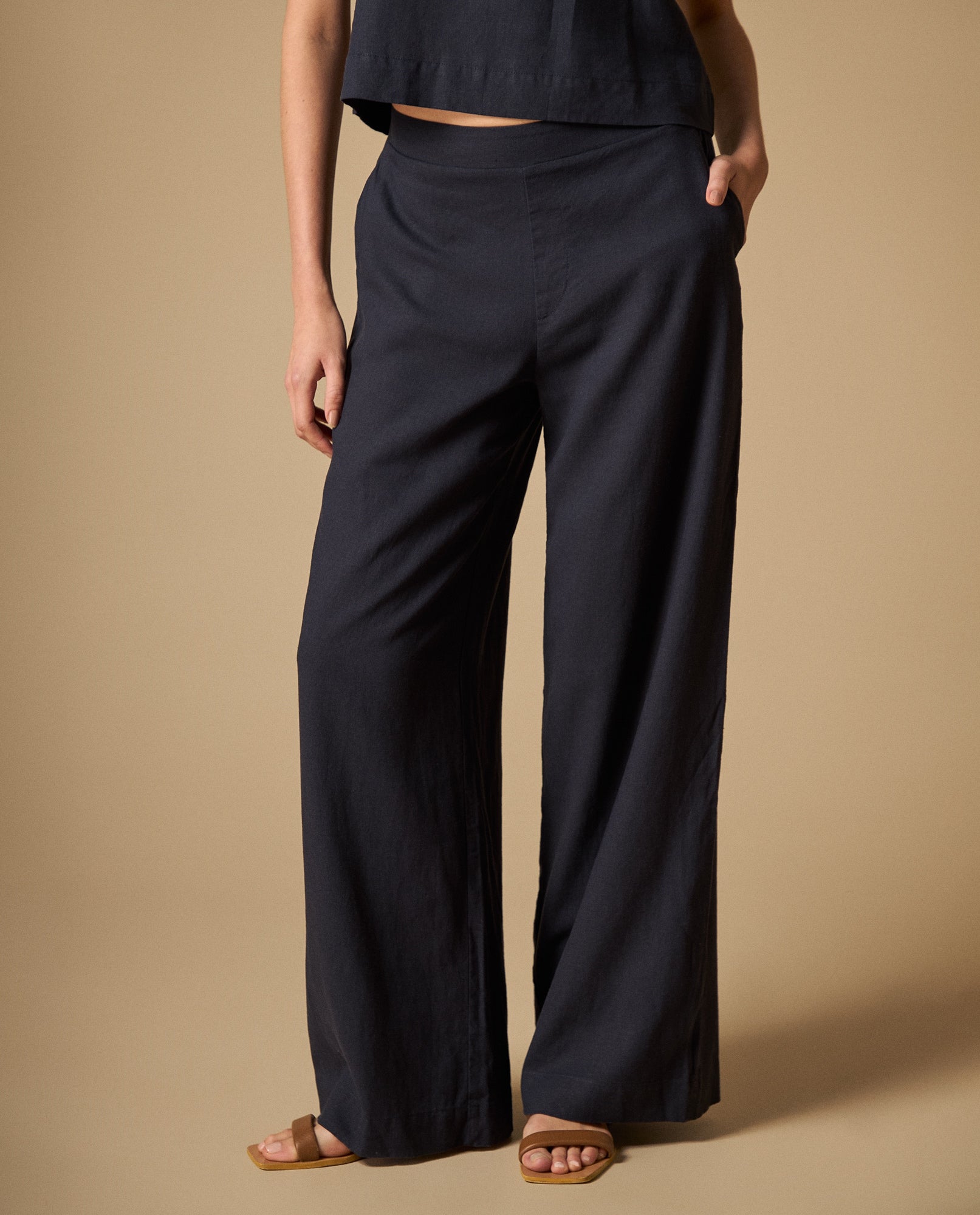 Pantalón de pierna ancha con tejido ligero - Azul 34_631H019_AZU193922_3