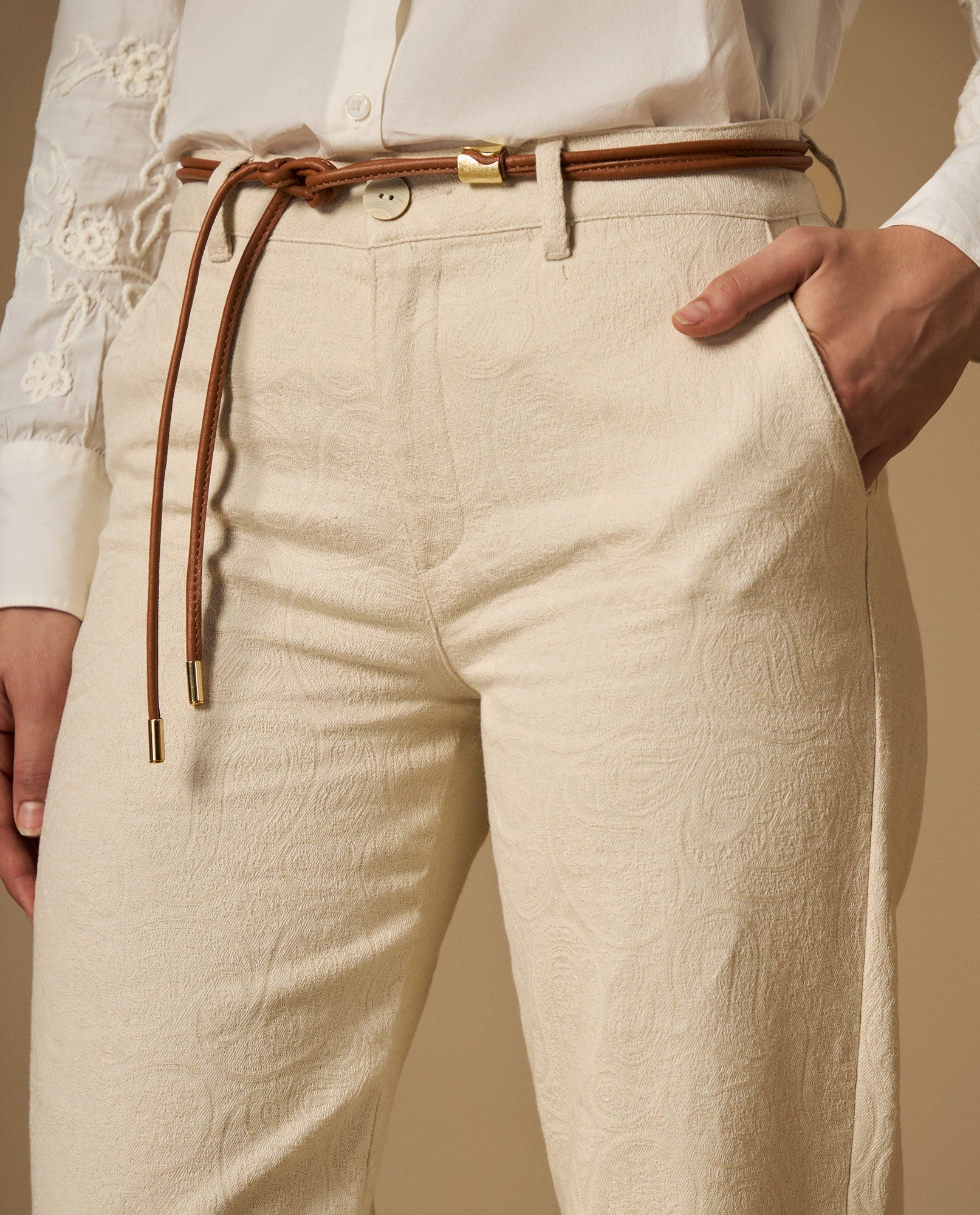 Pantalón chino tobillero con cinturón - Beige 34_632H000_BEI141107_4