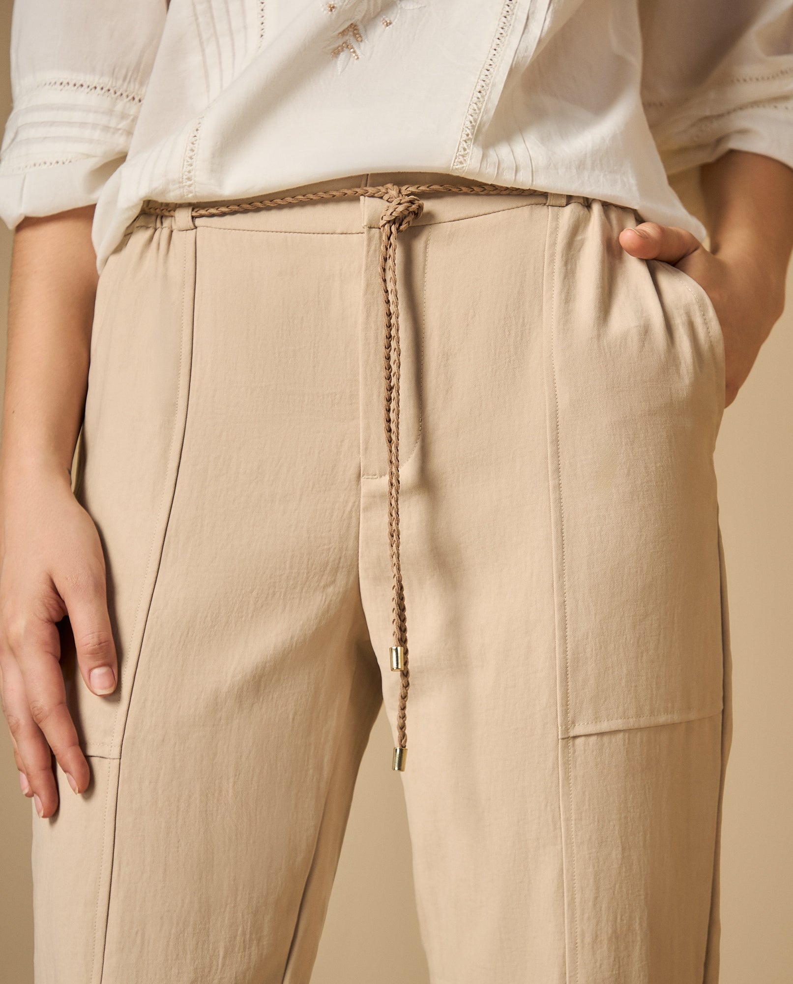 Pantalón jogger tobillero con cordón ajustable - Crudo 34_632H003_CRU151305_4