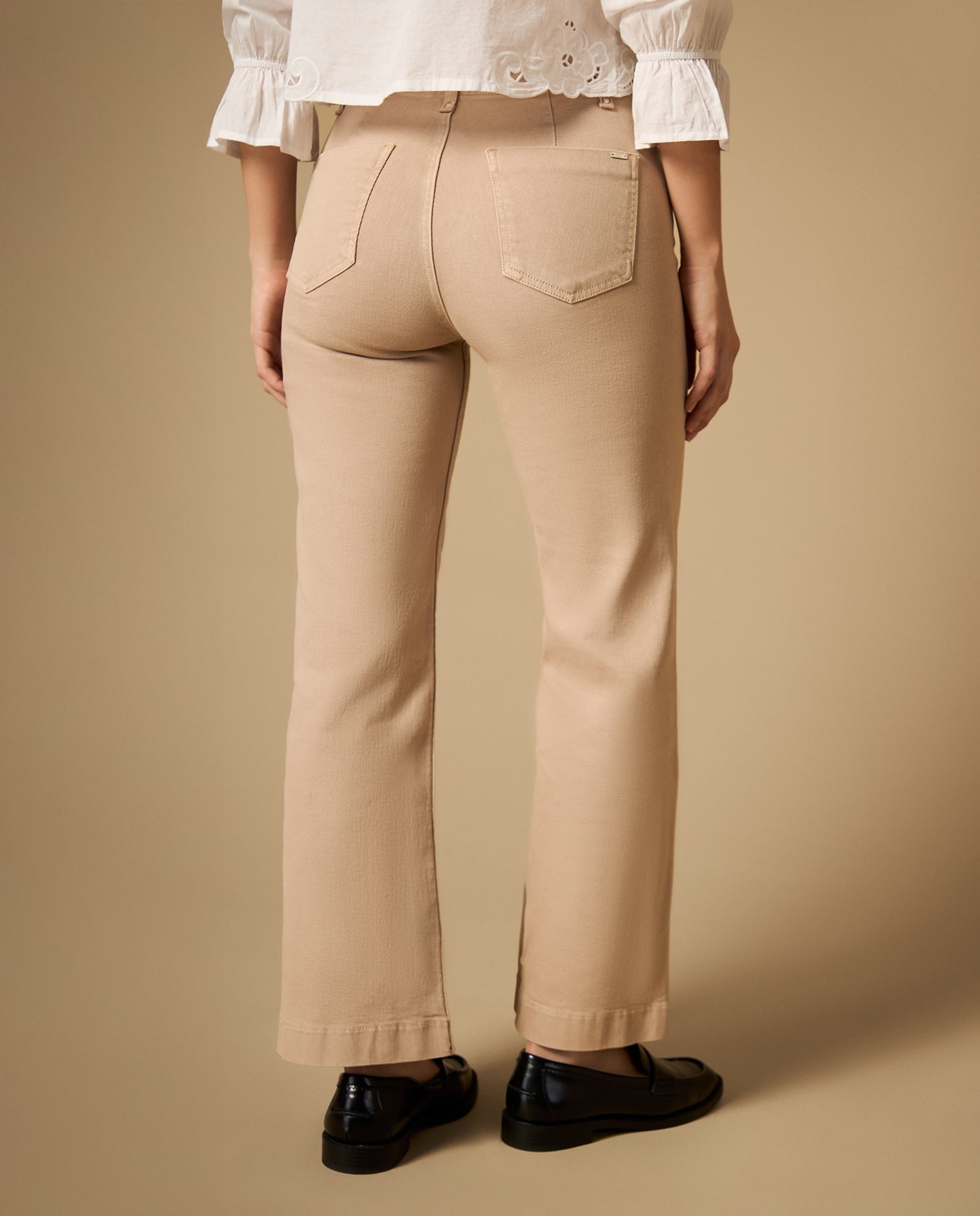 Pantalón wide leg con costuras marcadas - Beige