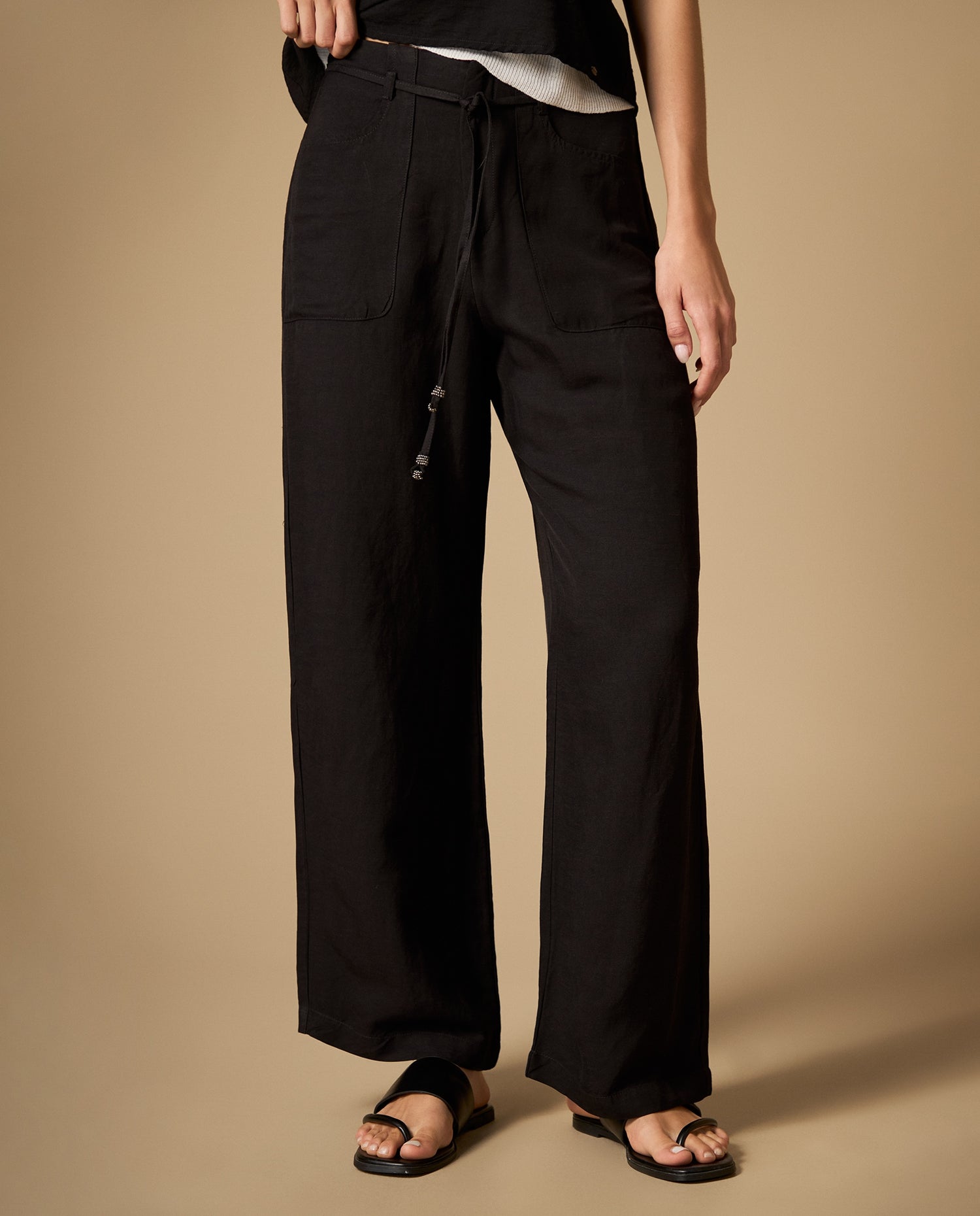 Pantalón recto tobillero con cordón ajustable - Negro