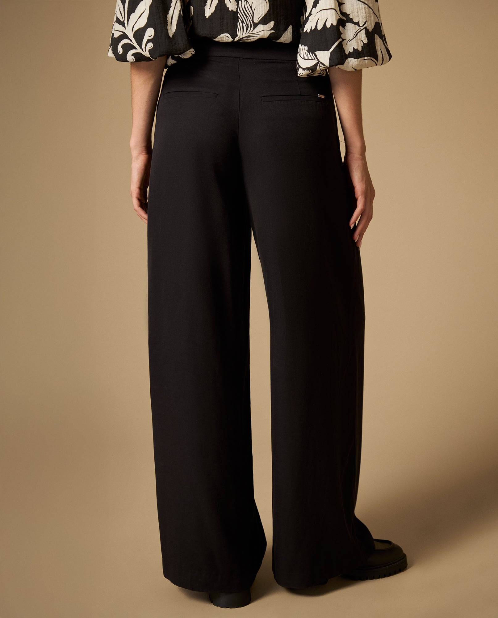 Pantalón palazzo tobillero de caída fluida - Negro 34_632H007_NEG190303_5