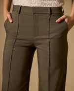 Pantalón recto con pinzas frontales - Verde