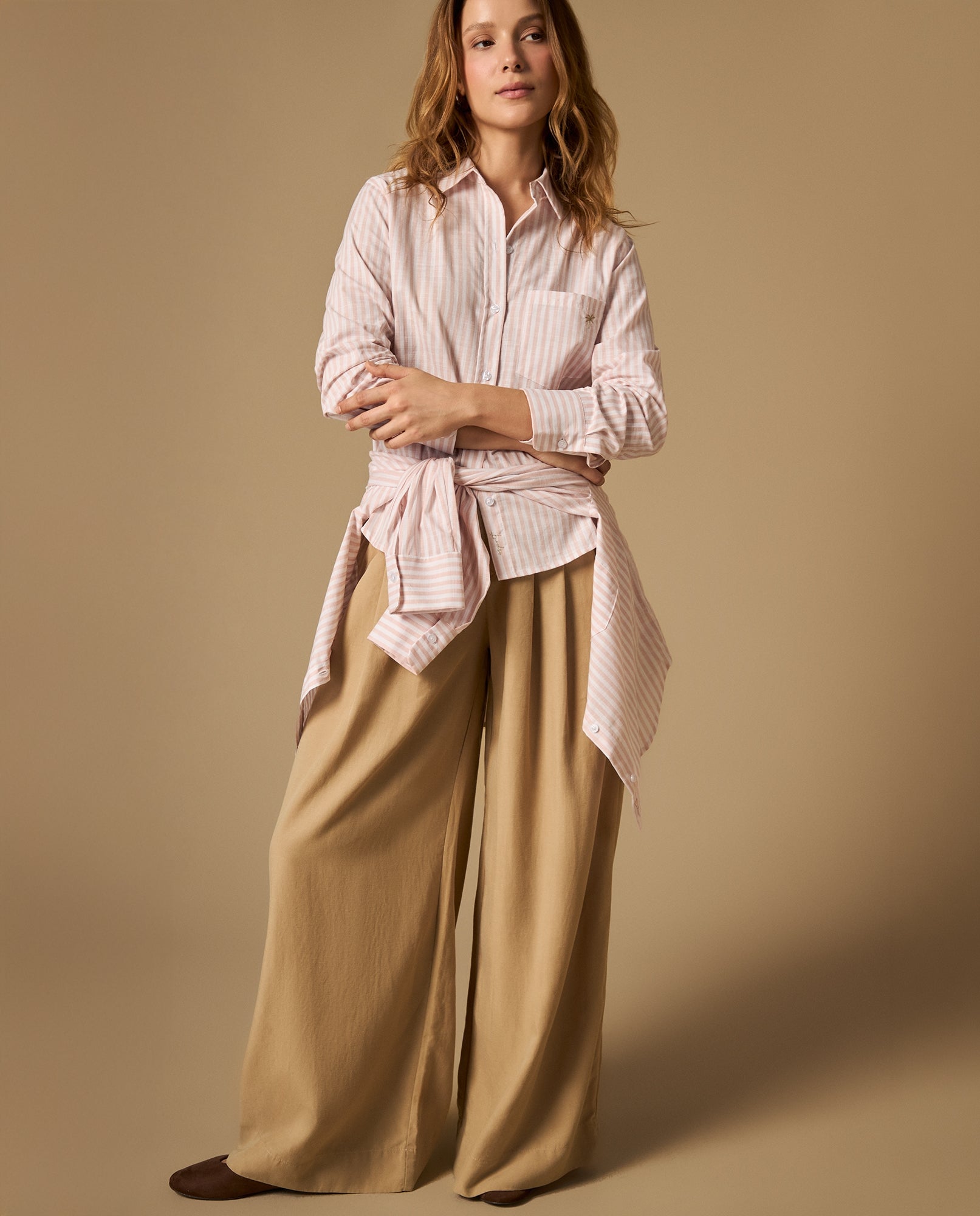 Pantalón chino con pinzas tiro alto pierna amplia - Beige 34_632H020_BEI161315_4
