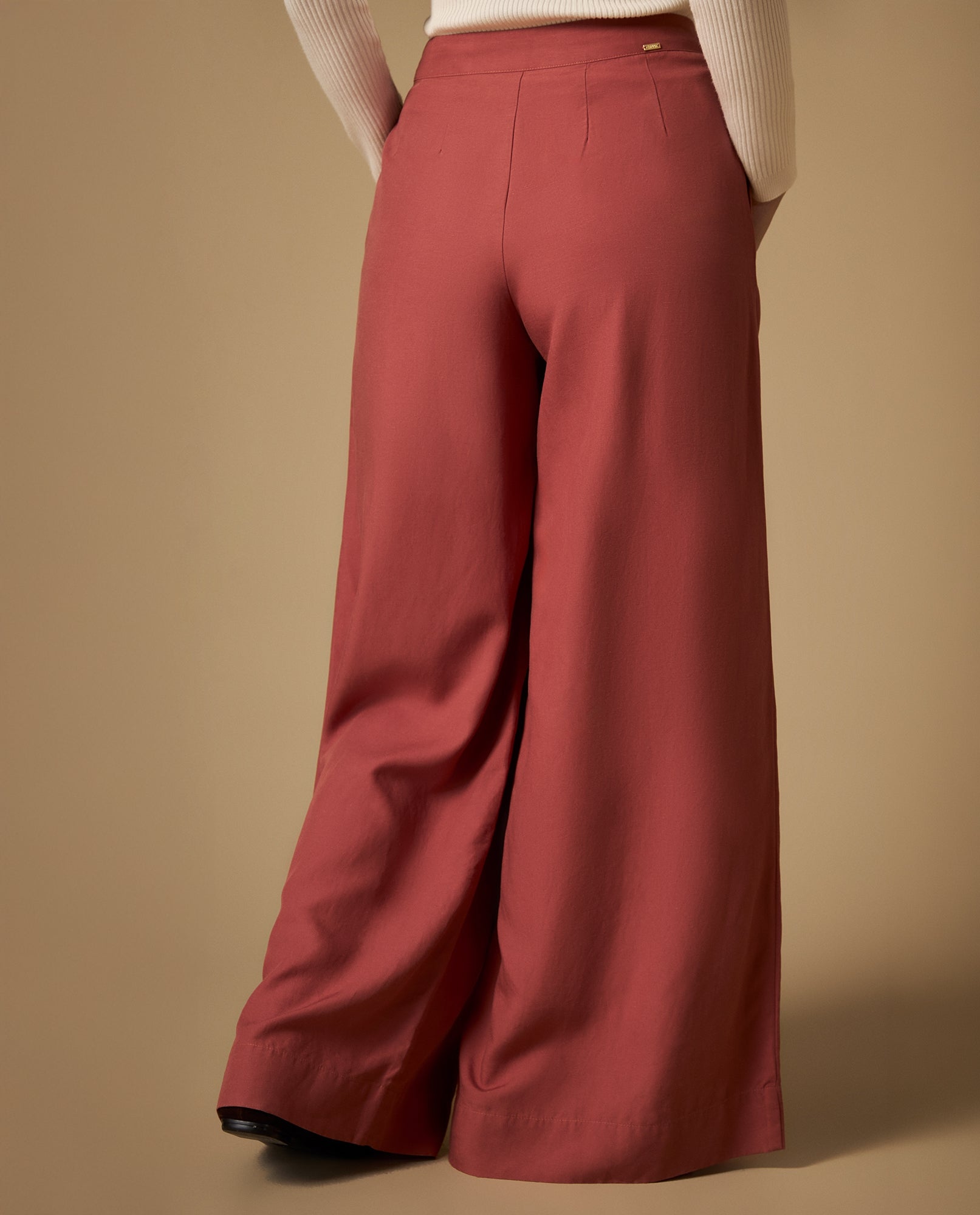 Pantalón chino con pinzas tiro alto pierna amplia - Rojo 34_632H020_ROJ181438_4