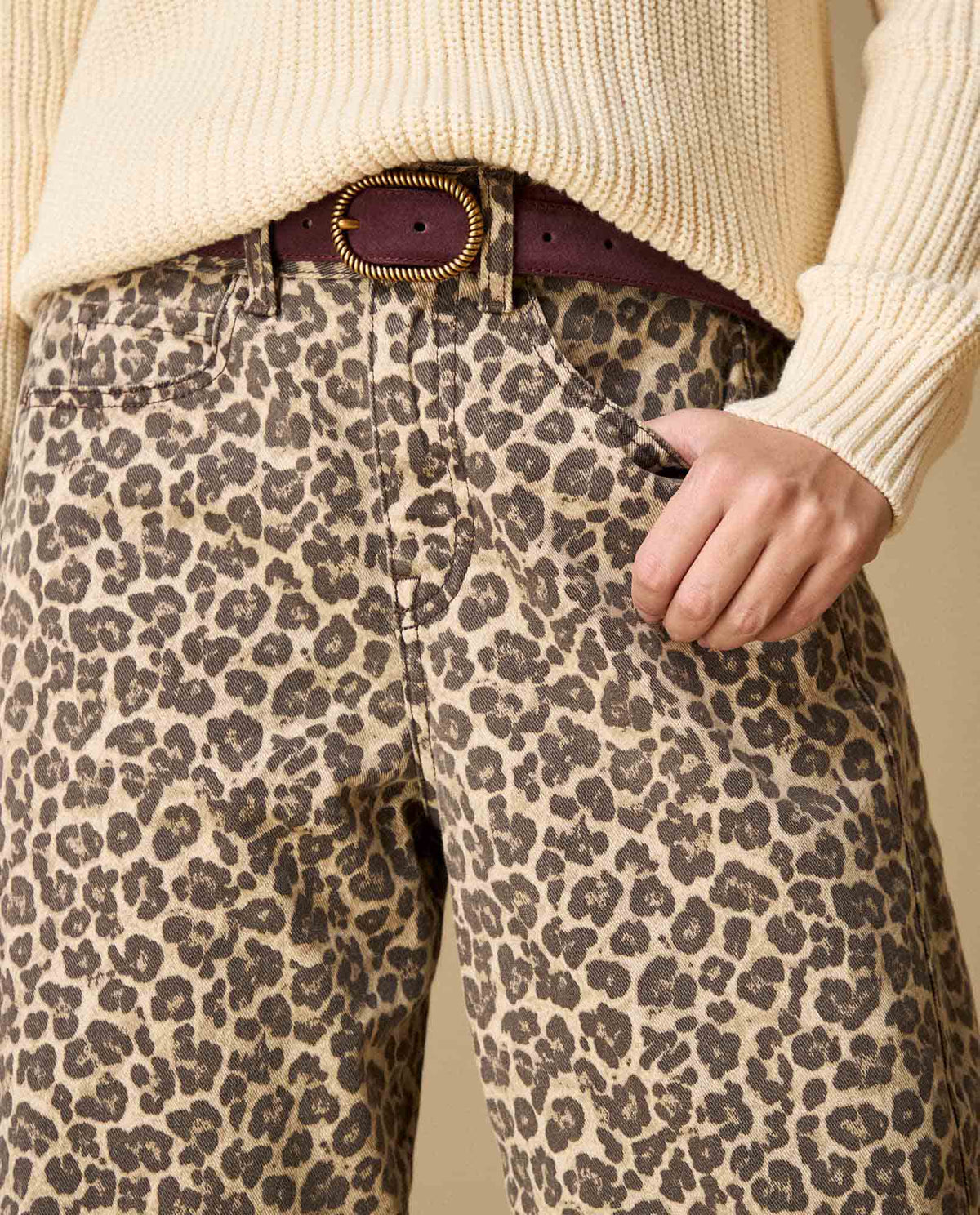 Pantalón Barrel Cropped Animal Print - Crudo 34_633H020_CRU110602_5