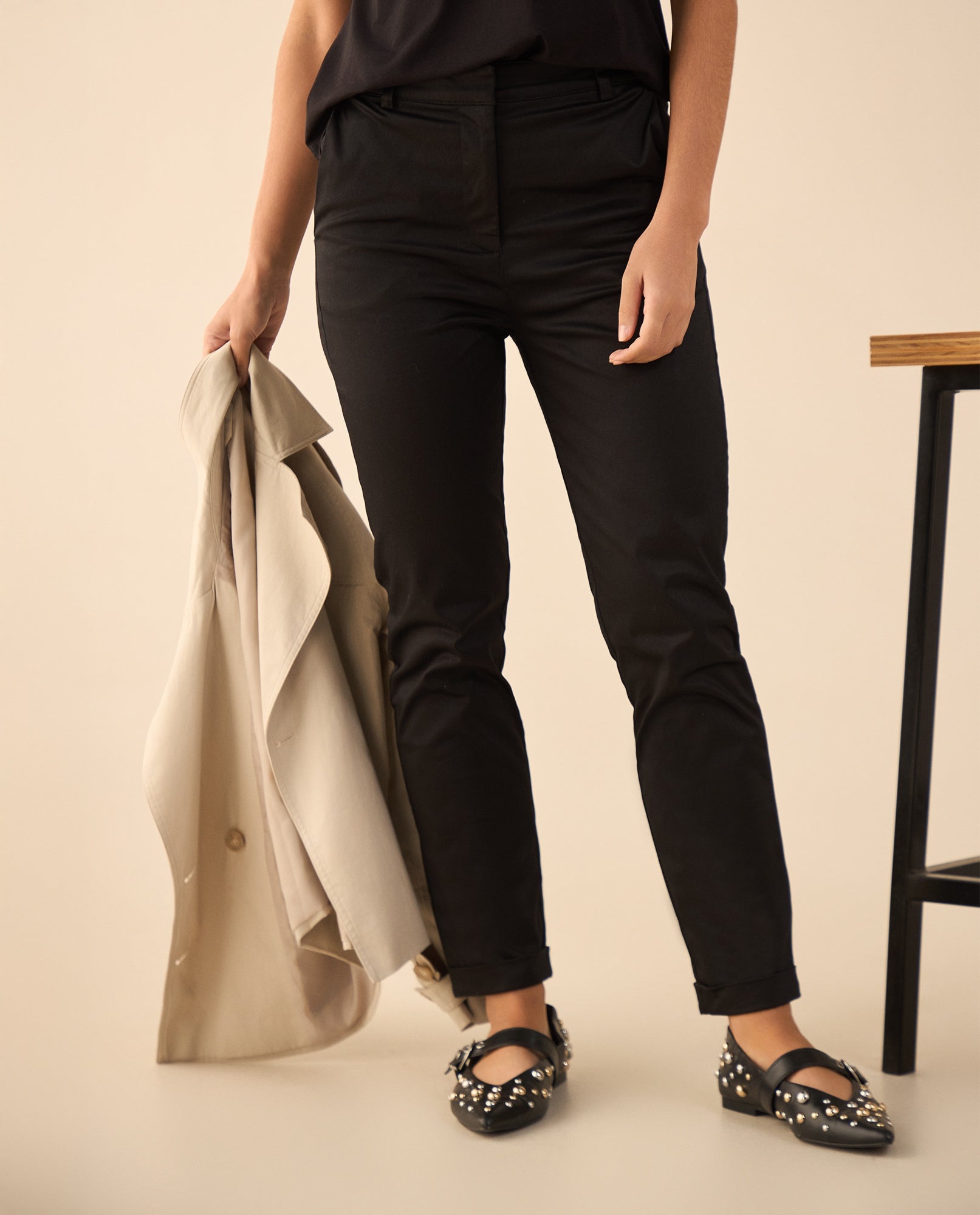 Pantalón tiro alto de bota ajustada para mujer - Negro 34_635G300_NEG190303_4