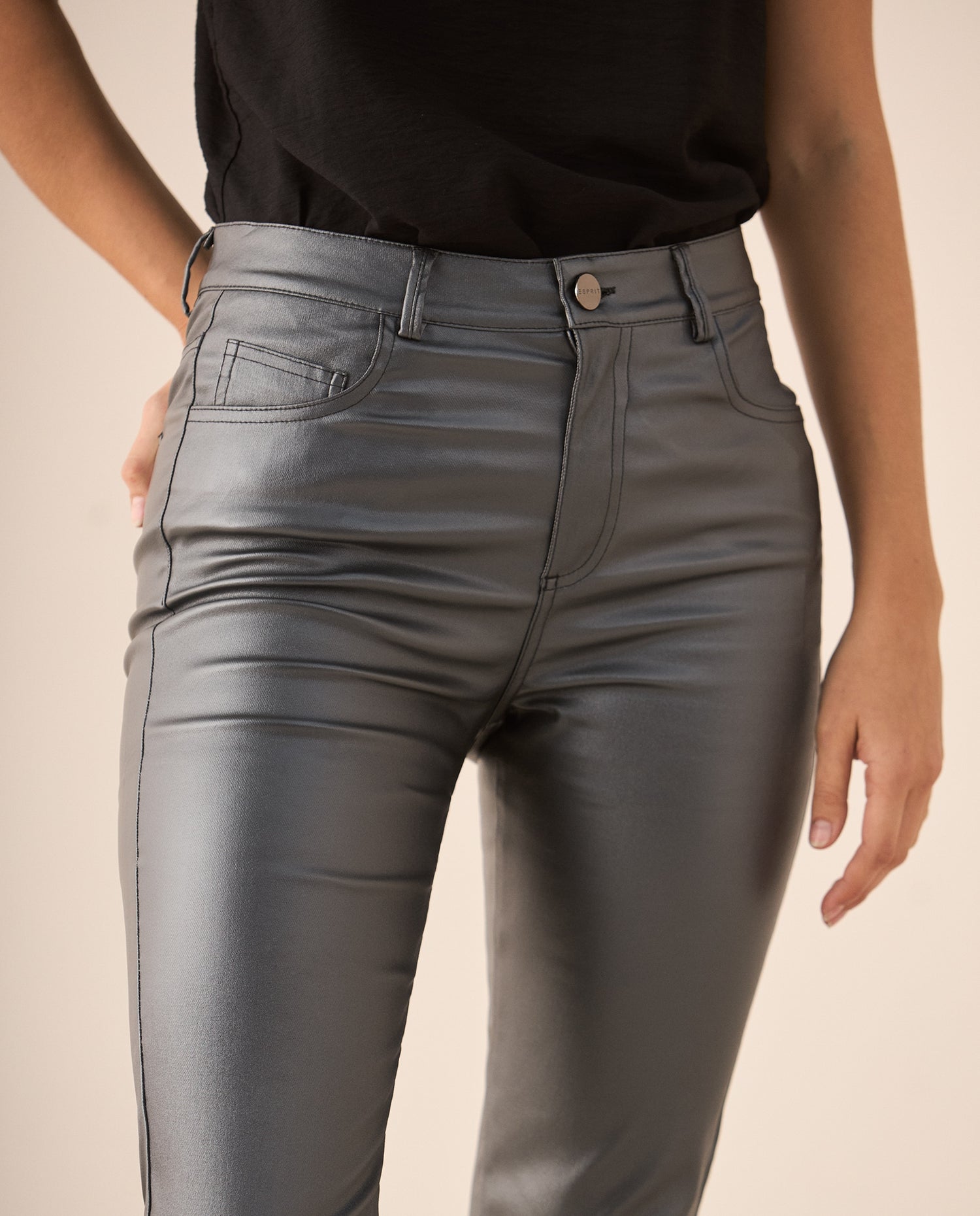 Pantalón con efecto metalizado para mujer - Gris