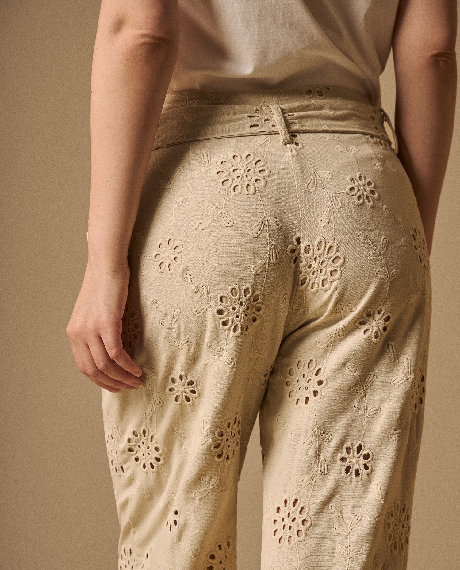 Pantalón Wide Leg con Bordados Eyelet - Crudo