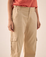 Pantalón Cargo Beige con Cintura Elástica - Beige