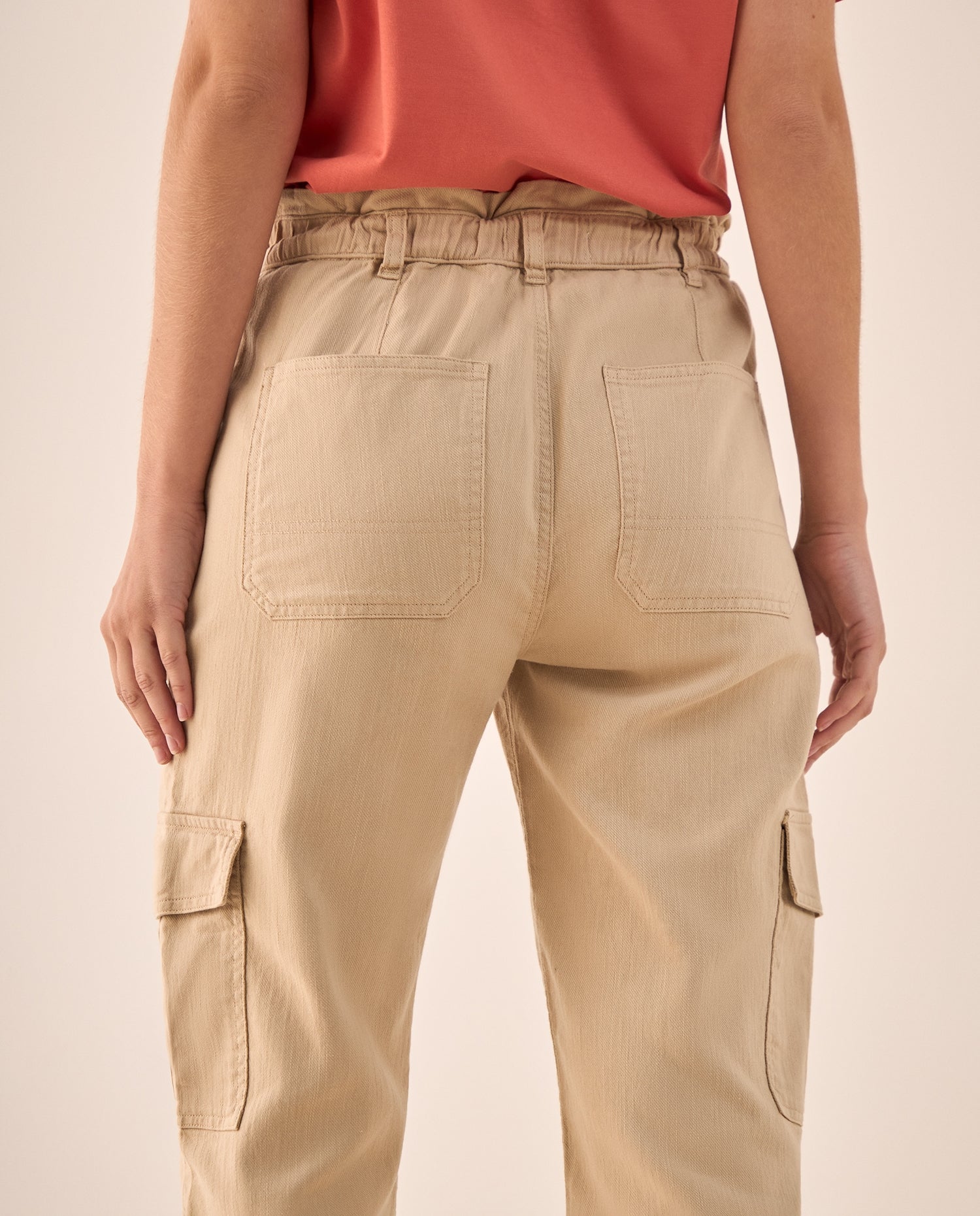 Pantalón Cargo Beige con Cintura Elástica - Beige