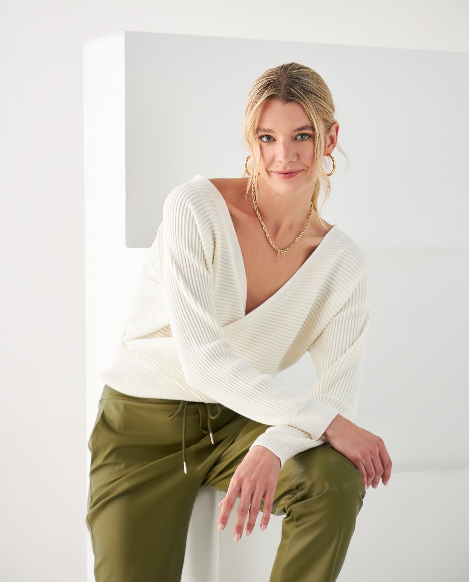 Camisa tejida con escote en V para mujer - Crudo