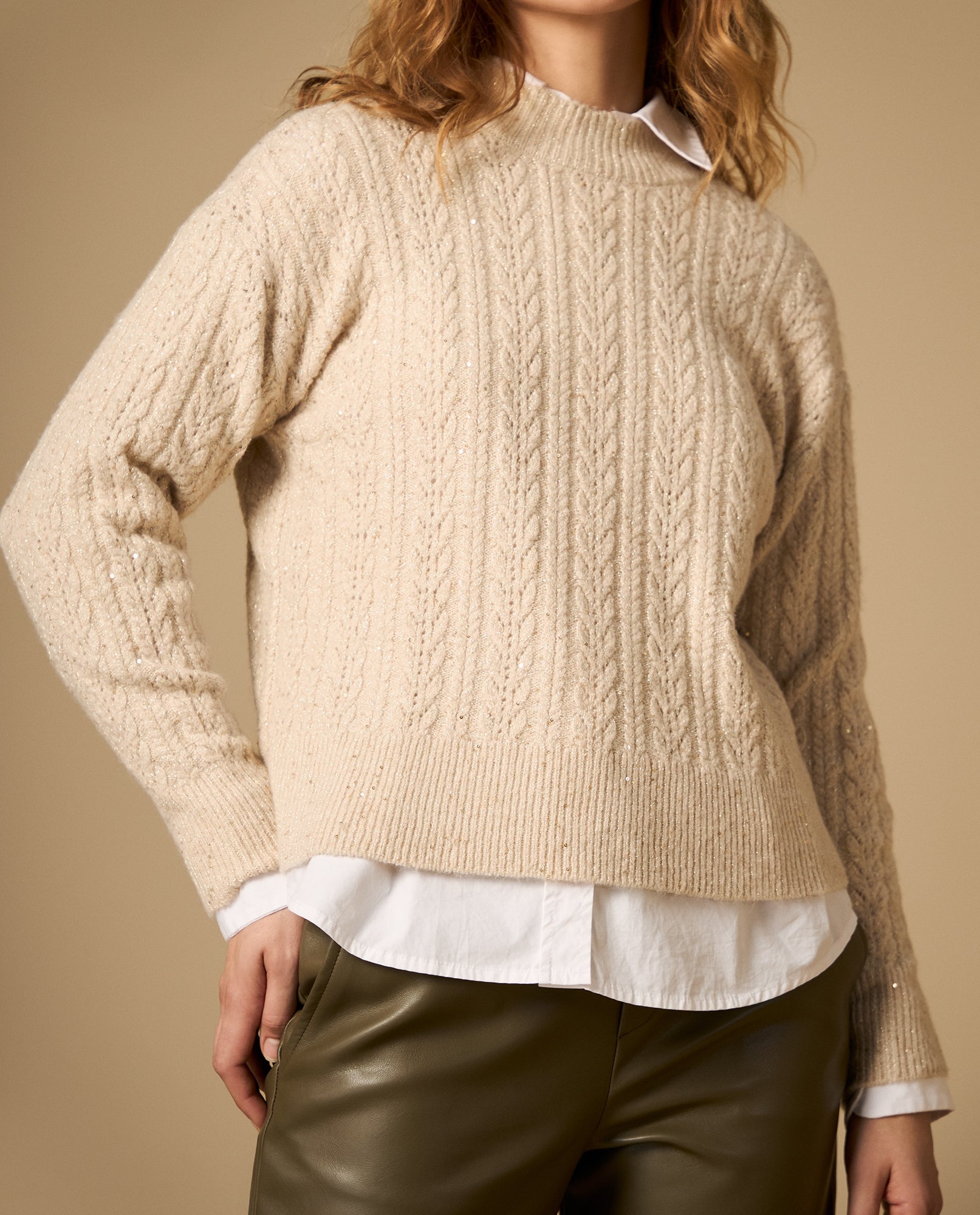 Chaleco tejido con diseño de trenzas y detalles brillantes - Beige 34_662H203_BEI161310_3