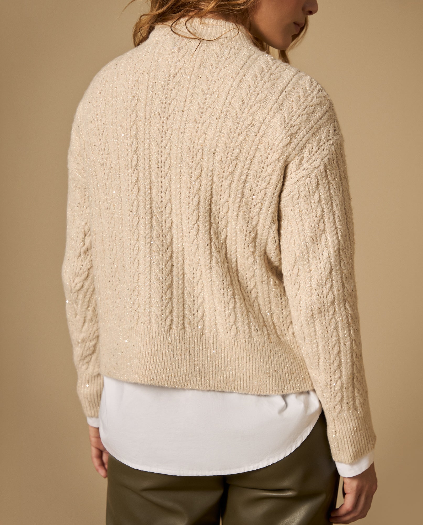 Chaleco tejido con diseño de trenzas y detalles brillantes - Beige 34_662H203_BEI161310_5