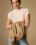 Chaleco tejido con diseño de trenzas y rombos cuello redondo - Beige
