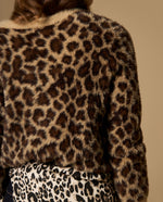Suéter tejido cuello redondo con diseño animal print y textura afelpada - Café