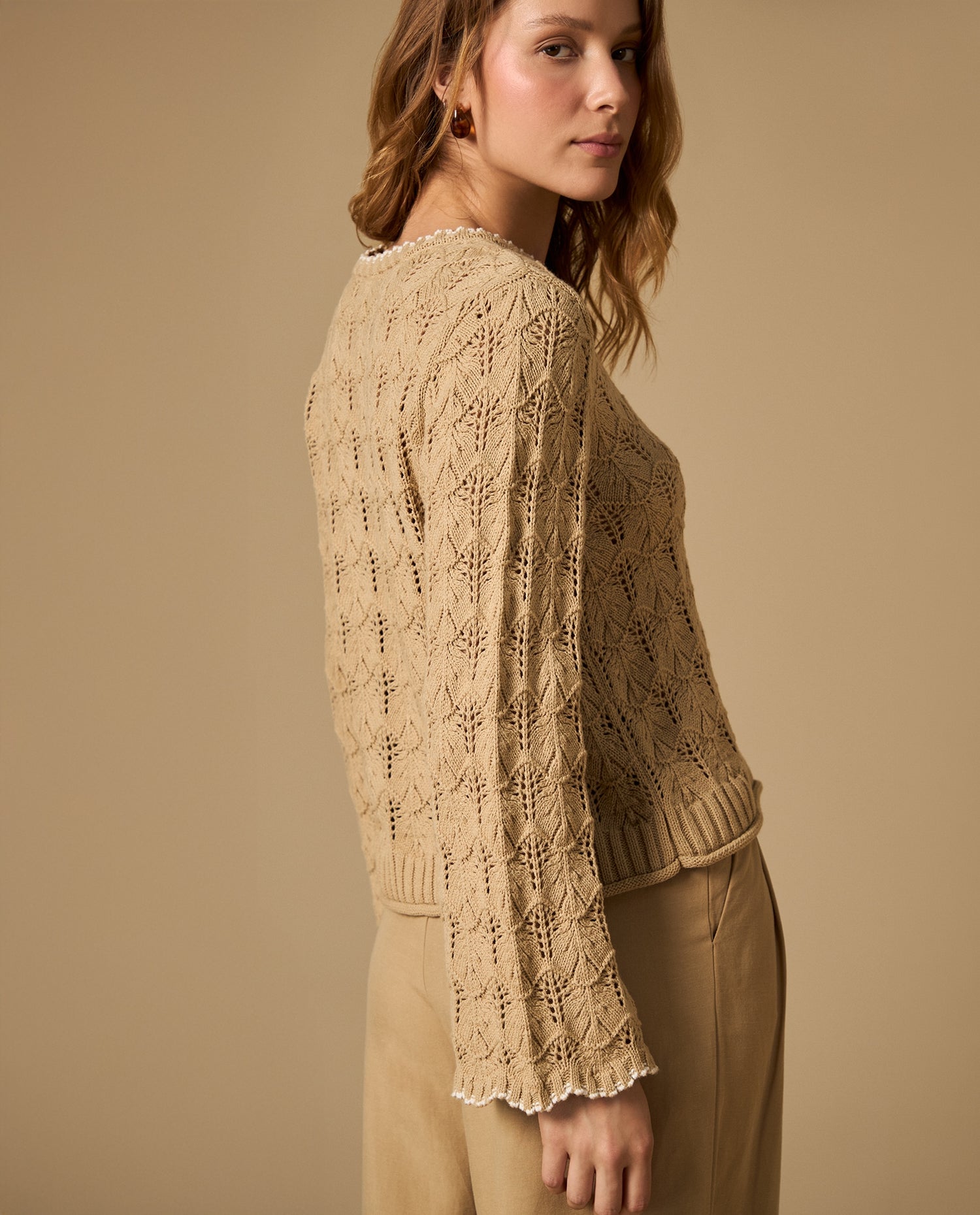 Chaleco tejido con cuello media perilla - Beige