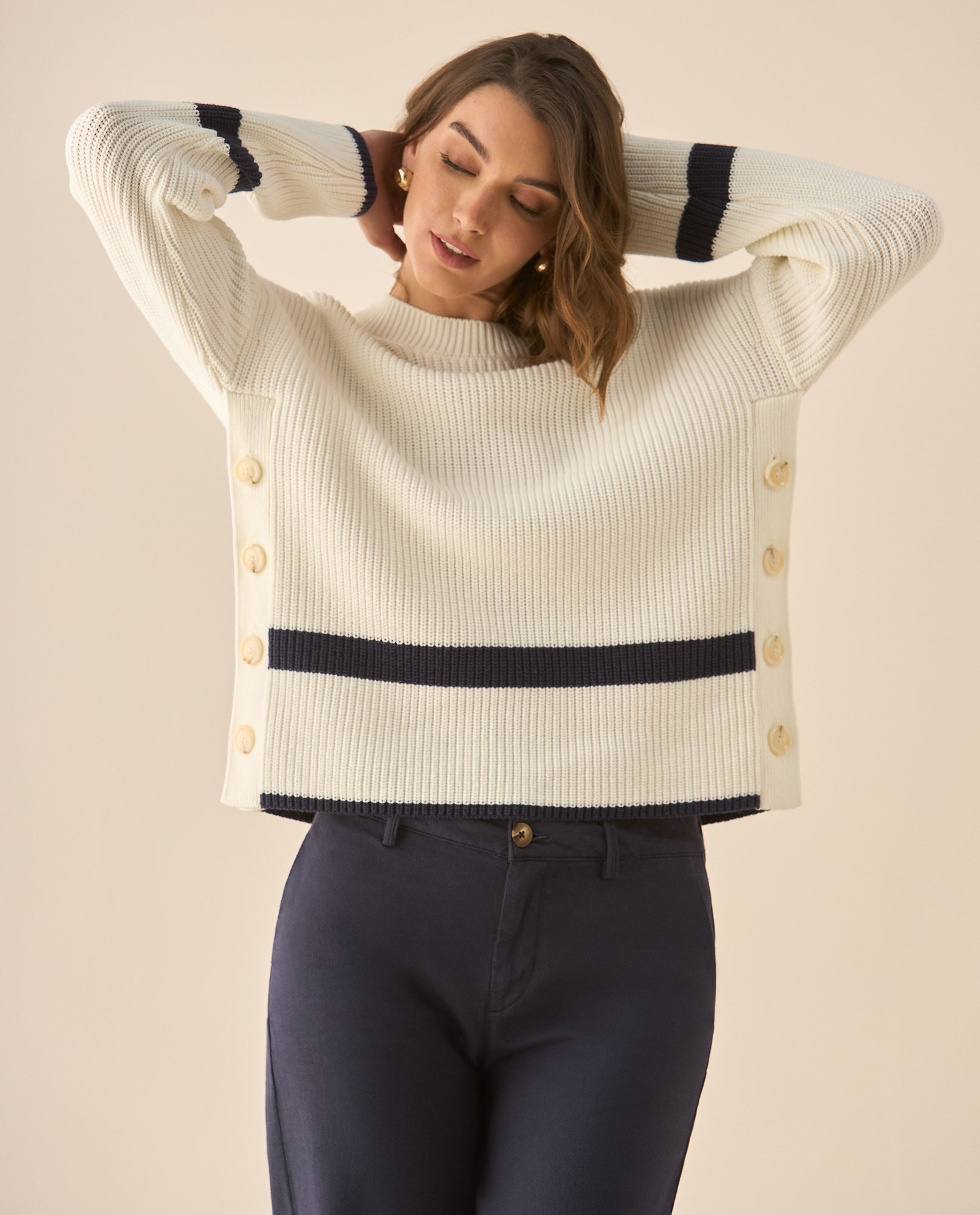 Buzo con rayas y ajuste de botones para mujer  - Crudo 34_669G201_CRU154502_4